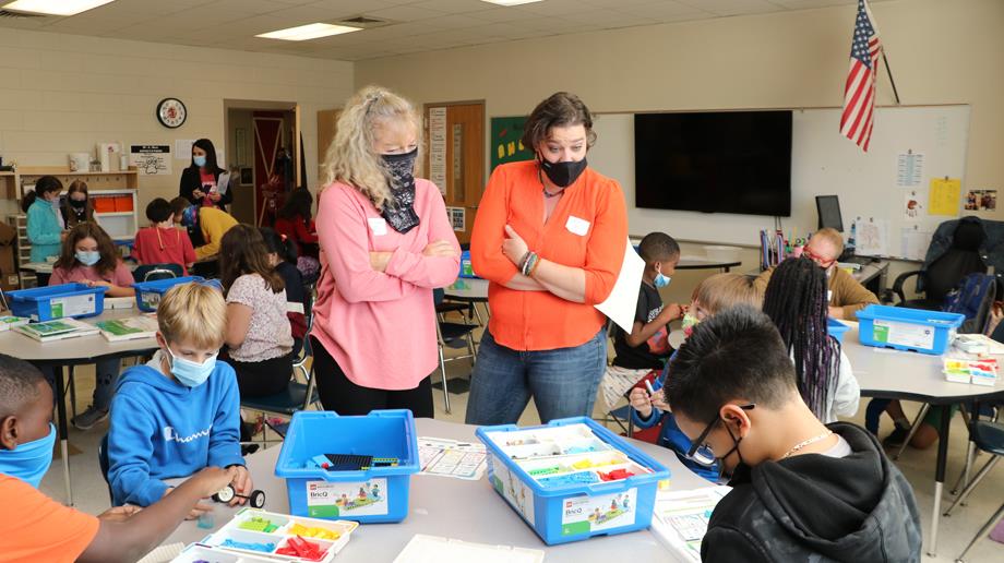 In partnership with the North Carolina Department of Instruction, W.A. Bess Elementary and Pinewood Elementary hosted educators from the Colorado Springs School District to showcase the North Carolina A+ School program.  North Carolina A+ Schools focus on adding the arts across the curriculum. 